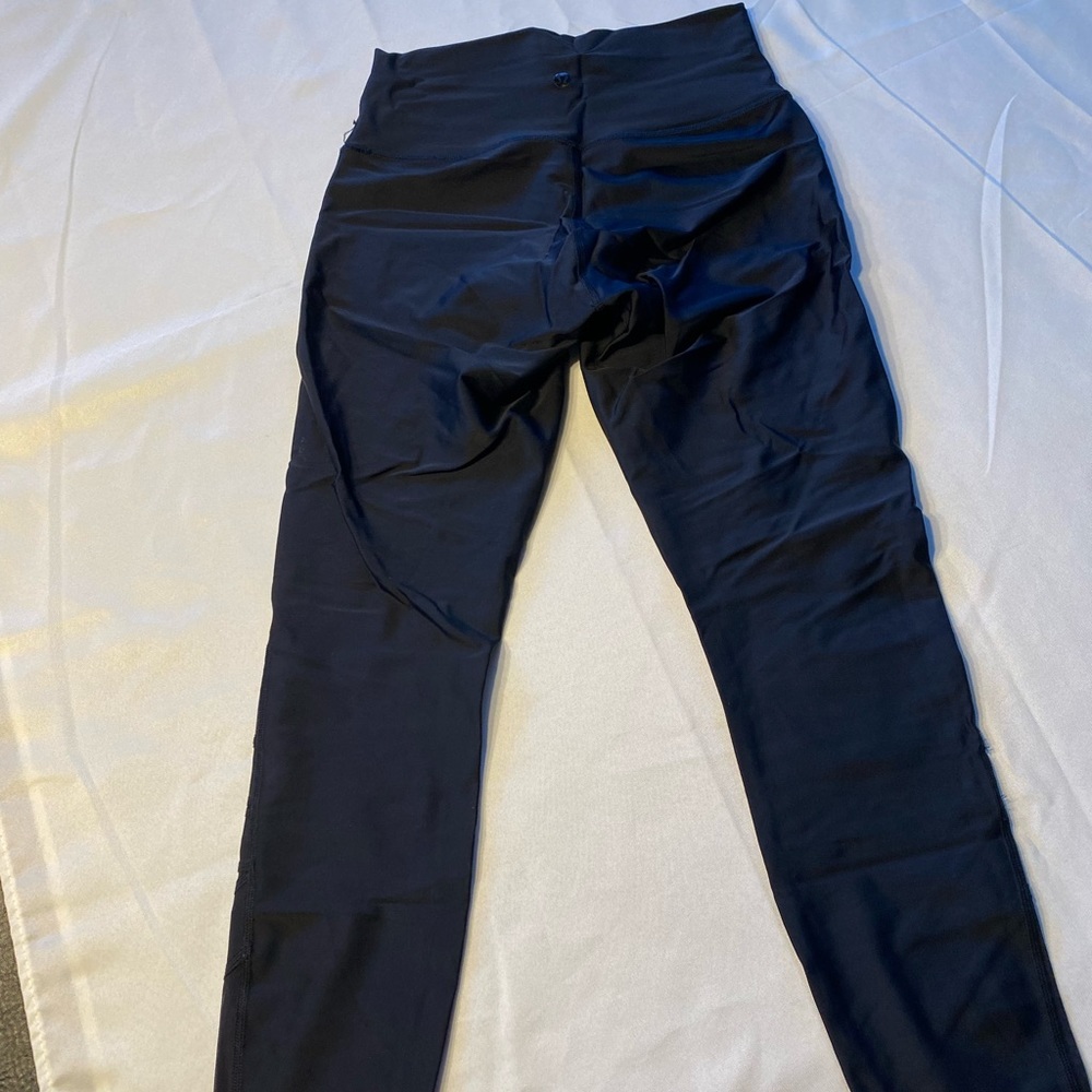 LULULEMON TechMesh ** Discontinued ** Wunder Under - Picture 4 of 11